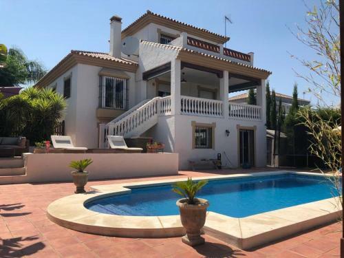 Andalusian Villa & Pool