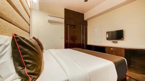Hotel Olive Zone Near Delhi Airport