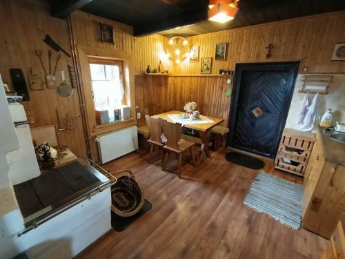 Ludwik�wka Pod Luboniem, Stu-letni Domek W G�rach