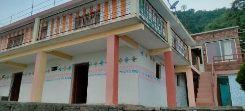 Hilltop Retreat Mukteshwar Homestay
