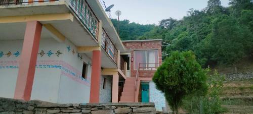 Hilltop Retreat Mukteshwar Homestay