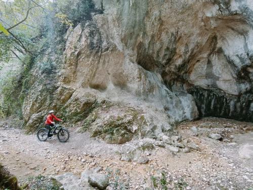Apartamento Bed & Bike Frasassi