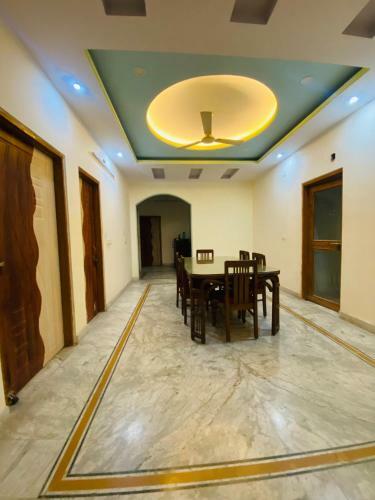 Hostal Surabhi Residency