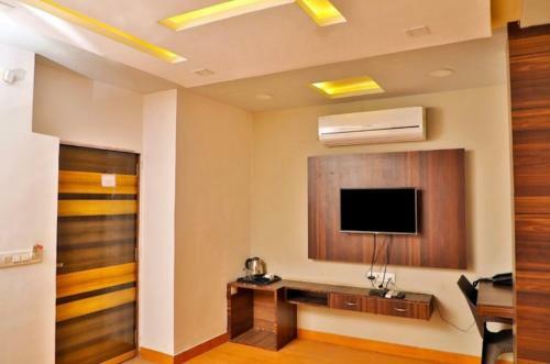 Hotel Tak In