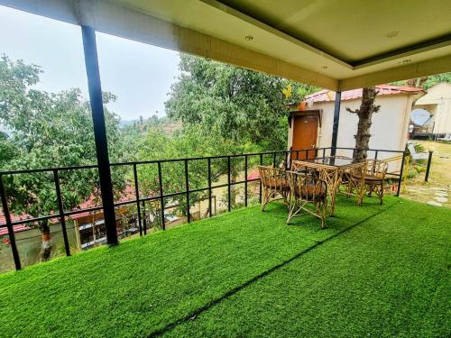 Hotel The Kanatal Arbour