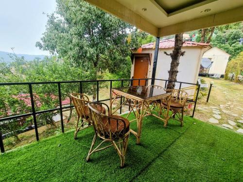 Hotel The Kanatal Arbour