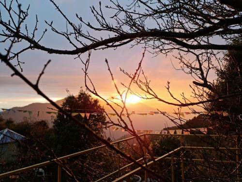 Hotel The Kanatal Arbour