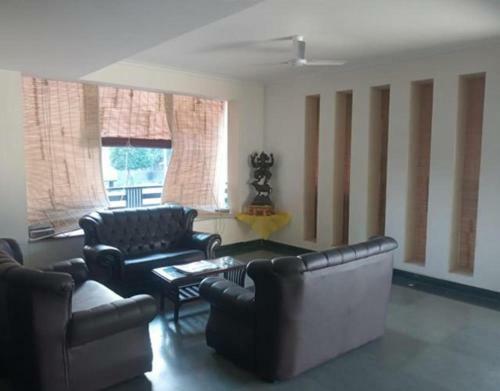 Hostal Sai Residences