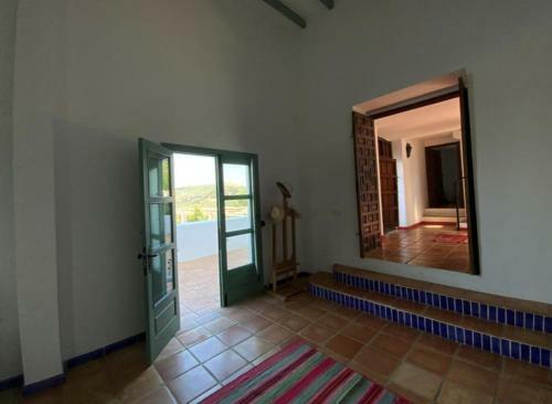6-bed 5-bath Villa With Large Private Pool