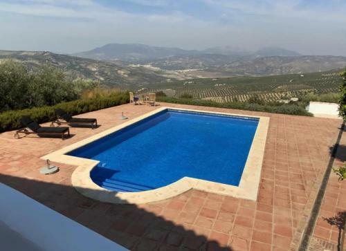 6-bed 5-bath Villa With Large Private Pool