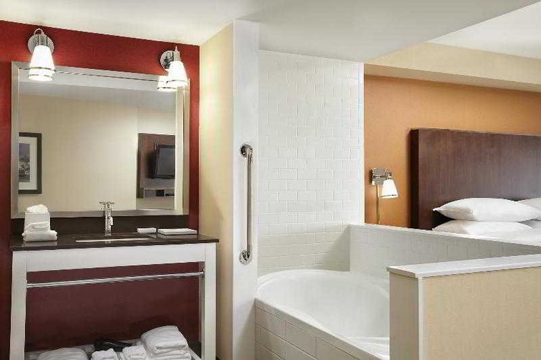 Renaissance Fallsview Hotel -