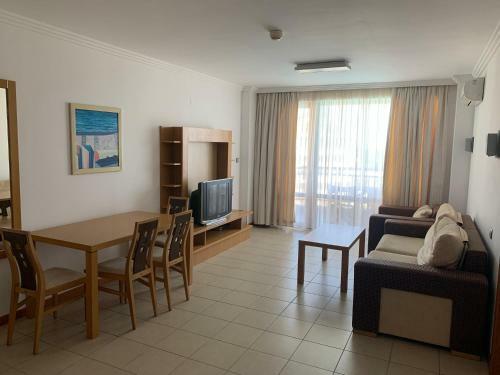 Private Apartments Cts In Emerald Beach Resort & Spa