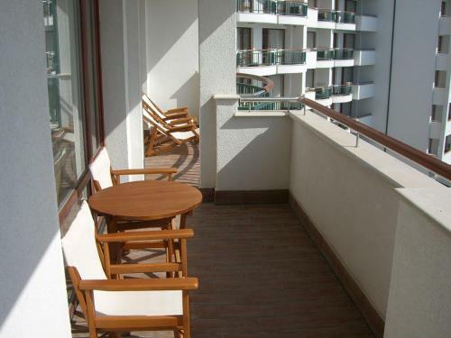 Private Apartments Cts In Emerald Beach Resort & Spa