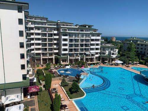 Private Apartments Cts In Emerald Beach Resort & Spa