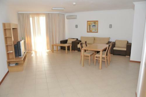 Private Apartments Cts In Emerald Beach Resort & Spa