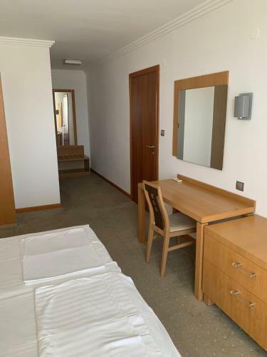Private Apartments Cts In Emerald Beach Resort & Spa
