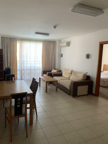 Private Apartments Cts In Emerald Beach Resort & Spa