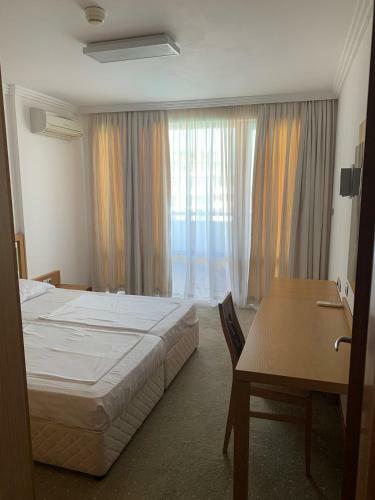 Private Apartments Cts In Emerald Beach Resort & Spa