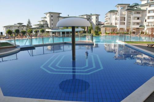 Private Apartments Cts In Emerald Beach Resort & Spa