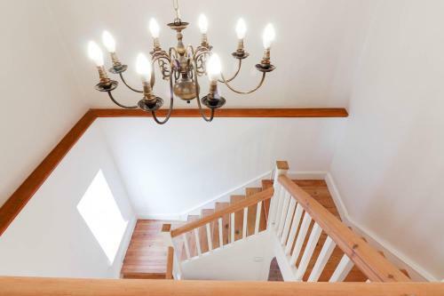 Hostal Whispering Oaks Guest House