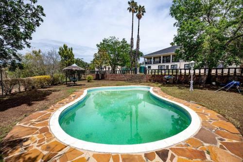 Hostal Bougainvilla Guest House
