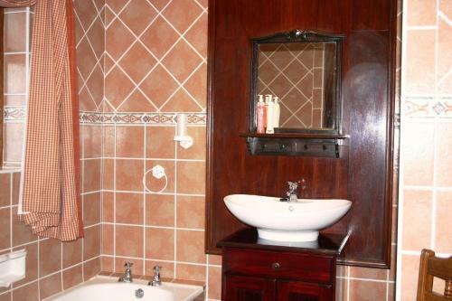 Hostal Brown Jug Guest House