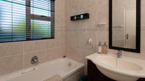 Hostal Brown Jug Guest House