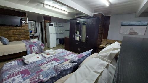 Hostal Gemstone Guest House