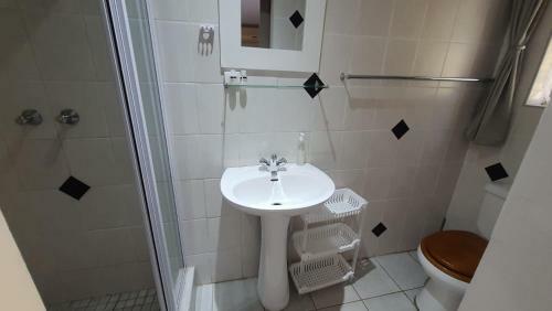 Hostal Gemstone Guest House