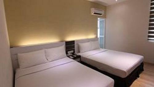 The V Hotel