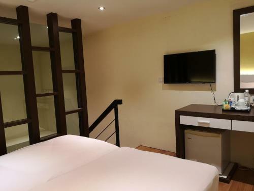 Seasons View Hotel