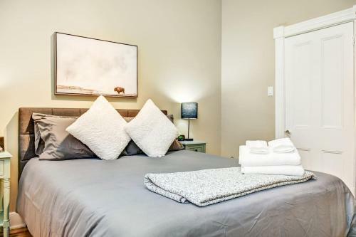 Heritage Home, Byward Market Steps From Your Door!