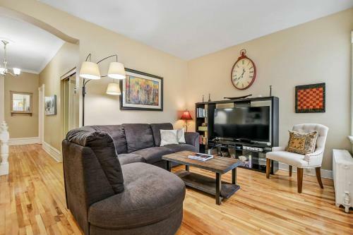 Heritage Home, Byward Market Steps From Your Door!