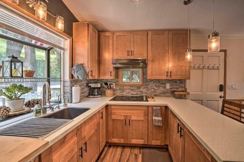 Lake Arrowhead Retreat With Separate Suite And 2 Decks