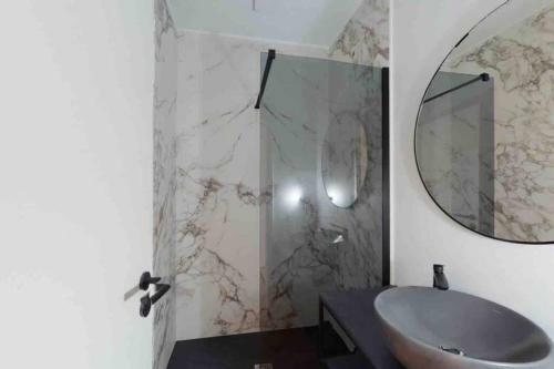 Apartamento Cozy Apt W/ King Bed Great For Discovering Liege