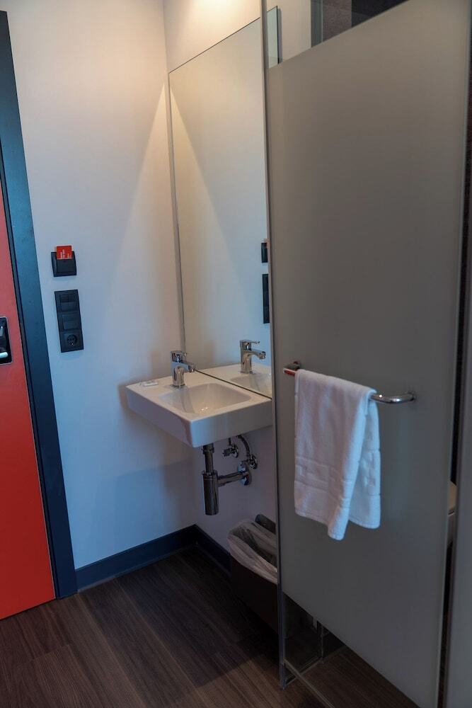 Hostal Easyhotel Malaga City Centre
