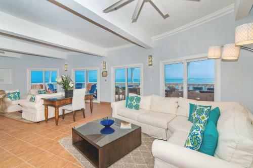 Cayman Castle By Grand Cayman Villas