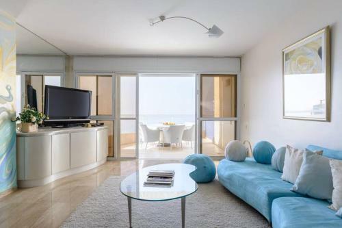 Luxury 4 Bedroom Sea View Apartment Netanya