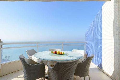 Luxury 4 Bedroom Sea View Apartment Netanya