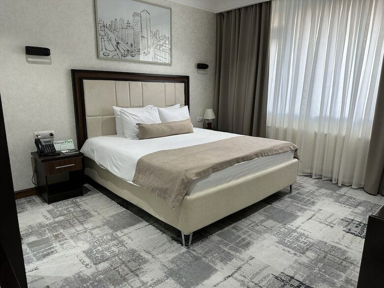 Green Park Hotel