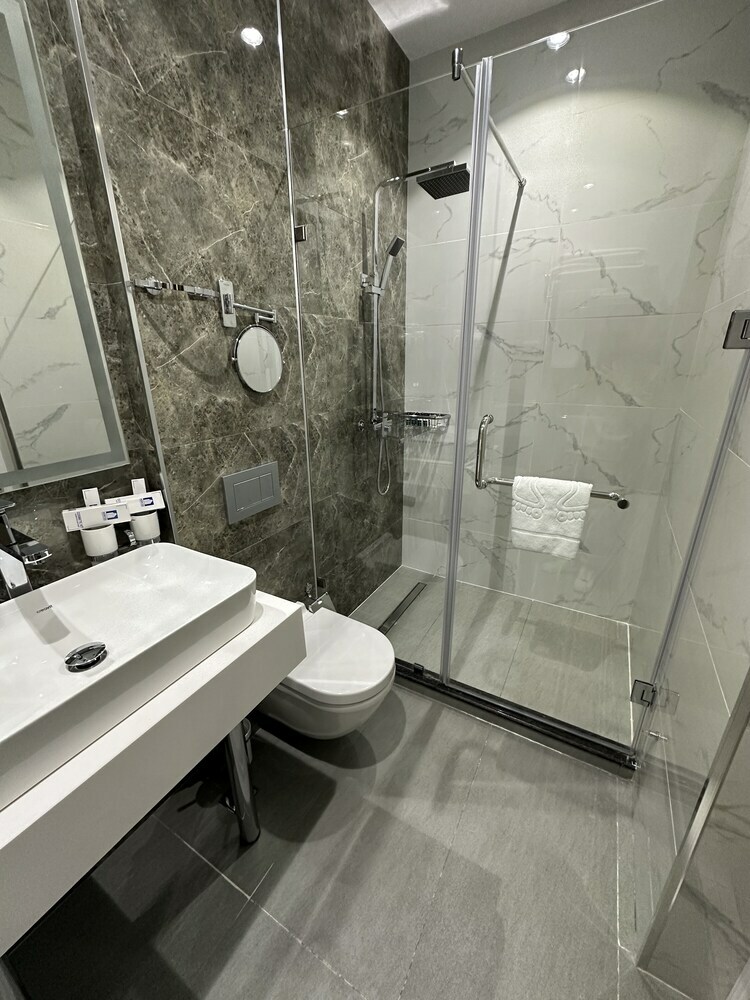 Green Park Hotel