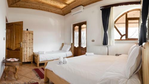 Hostal Alpeta Agrotourism & Winery - Roshnik , Berat