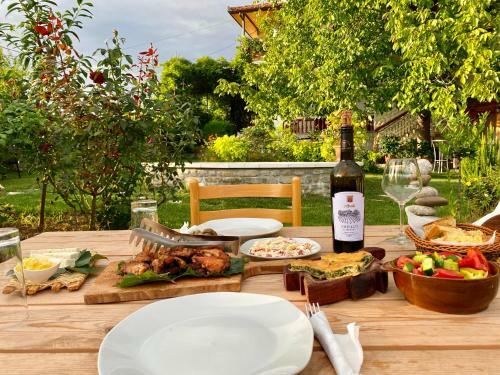 Hostal Alpeta Agrotourism & Winery - Roshnik , Berat