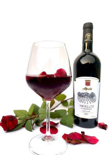 Hostal Alpeta Agrotourism & Winery - Roshnik , Berat
