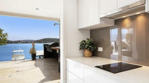 Waterfront Studio - Perfect For Couples