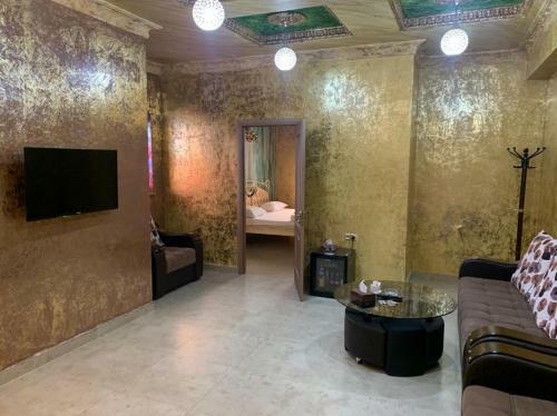 Hotel ????????