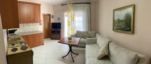 Sunny Apartment In Saranda