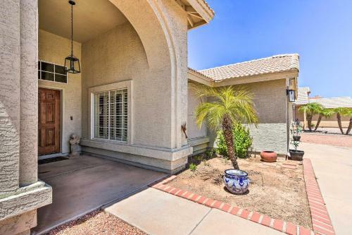 Mod Casa Grande Home With Patio On The Water!