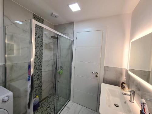 Lona Apartament Lungomare