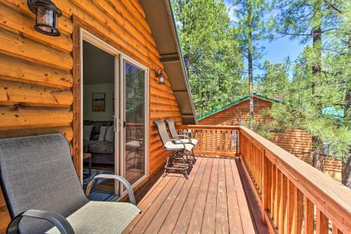 Pinetop Cabin With Deck, Private Loft, Fire Pit